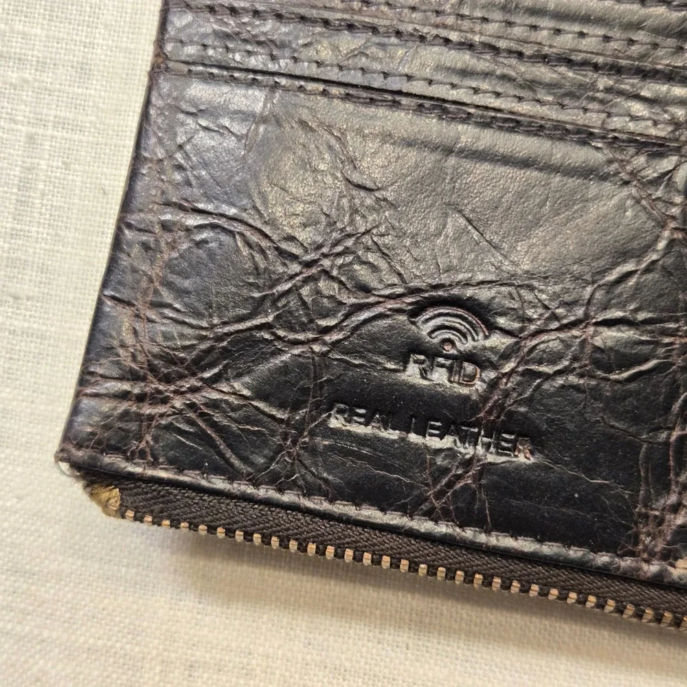 COCHOA Bifold Brown Distressed Zipper Pouch Travel RFID Blocking Leather Wallet